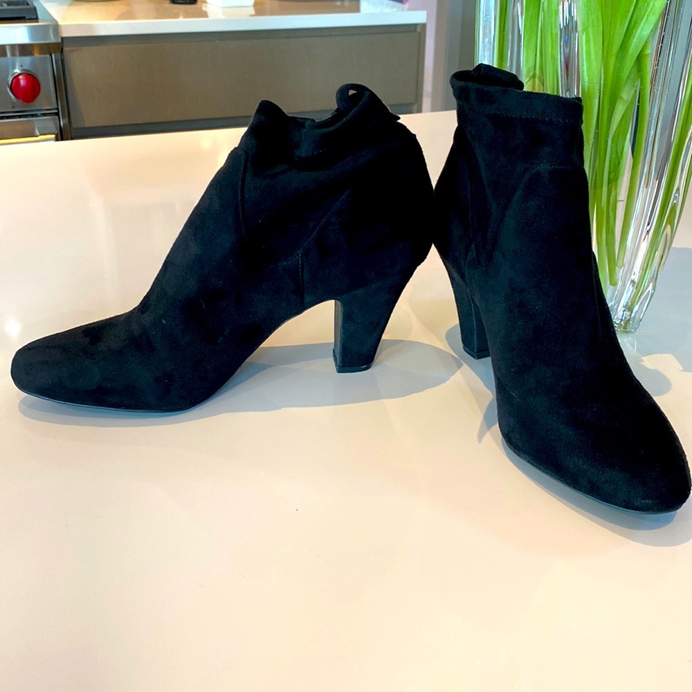BCBGeneration Black Ankle Booties Stretch Suede
